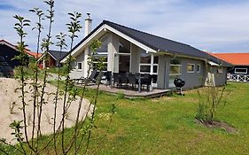 Resort 2 Beach House B 105